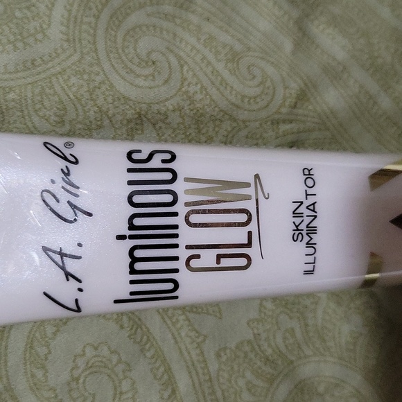 L.A.Girl Luminous Glow skin illuminator MoonLight - Picture 2 of 5